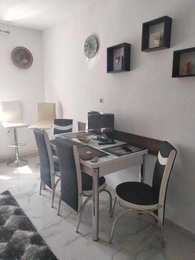 נהויו Apartament Geo מראה חיצוני תמונה